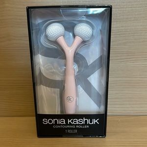 Sonia Kashuk Contour Roller